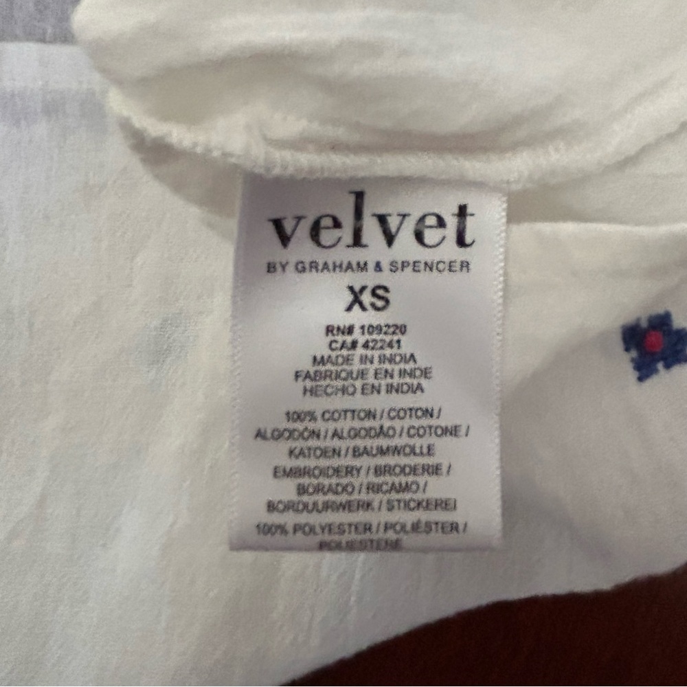 $193 VELVET BY GRAHAM & SPENCER
Lynette Embroidered Cotton Top XS oversized - Picture 12 of 12